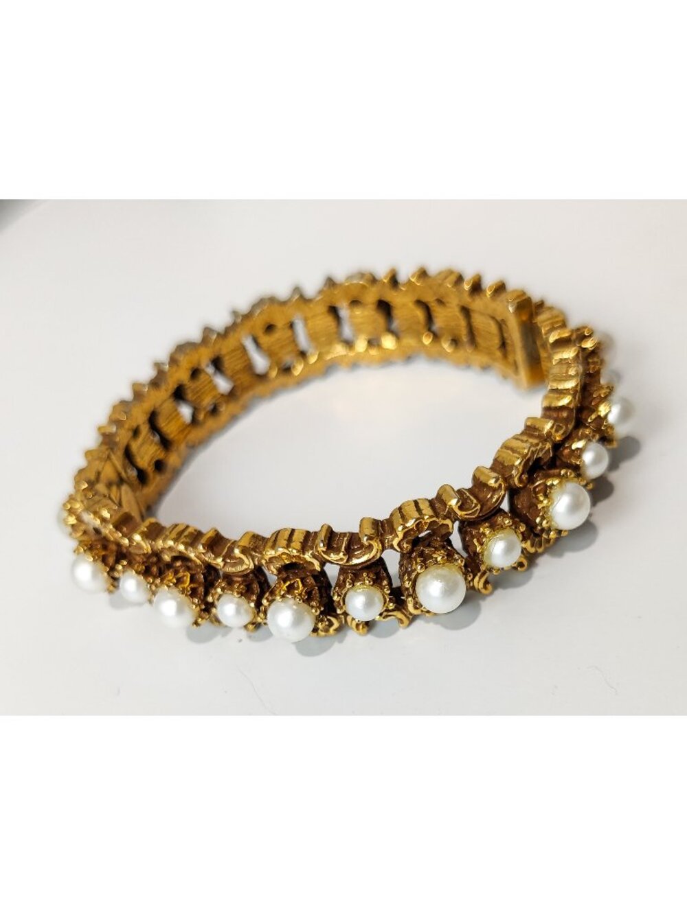 Vintage Jeanne Faux Pearl Hinged Clamper Bracelet